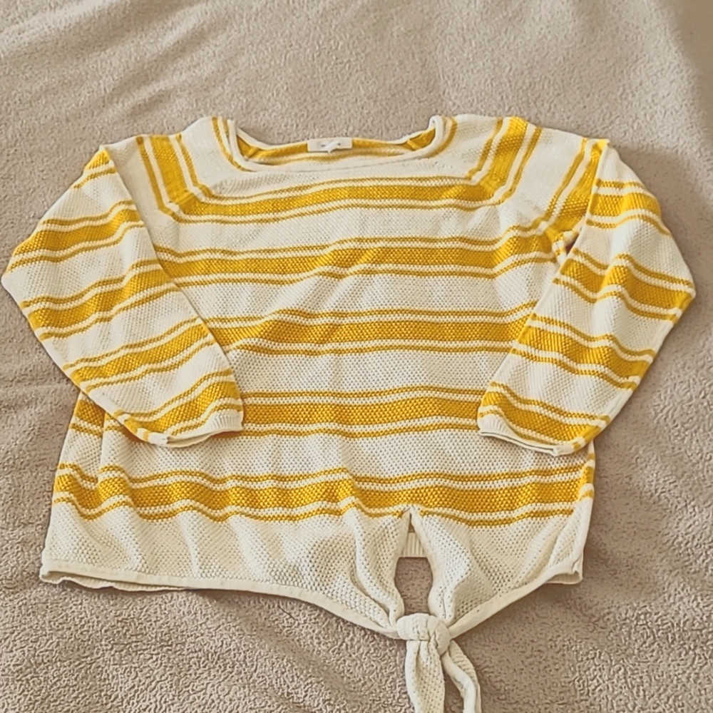 Maurices sweater size L